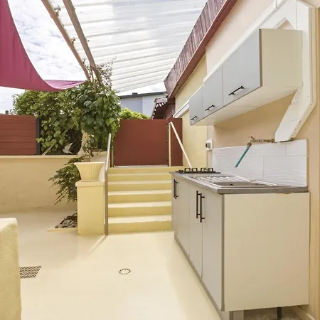 Maison D'andree - Cuisine D'ete Et Bbq - Ping Pong Vakantiehuis Argences