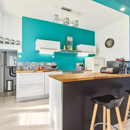 Maison D'andree - Cuisine D'ete Et Bbq - Ping Pong