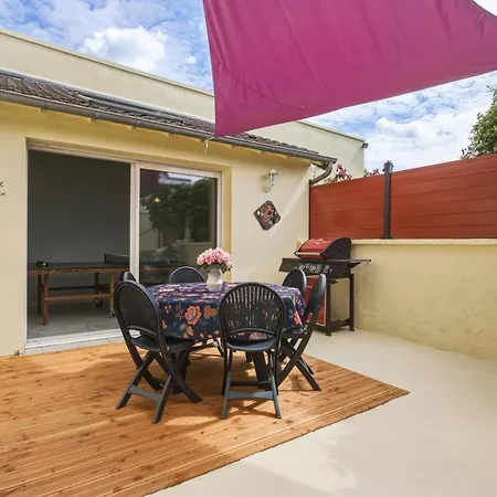 Maison D'andree - Cuisine D'ete Et Bbq - Ping Pong