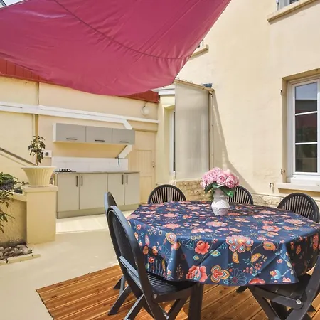 Maison D'andree - Cuisine D'ete Et Bbq - Ping Pong Argences