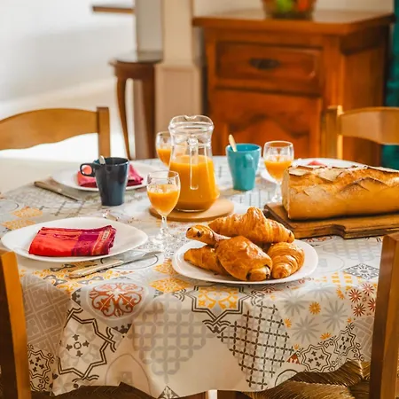 Дом отдыха Maison D'andree - Cuisine D'ete Et Bbq - Ping Pong Argences